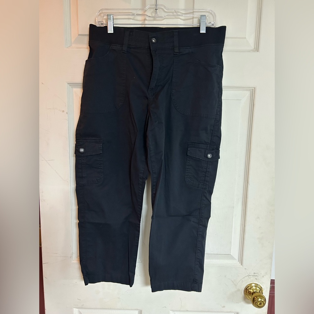 Lee Relaxed Fit Mid Rise Women's size 10 
Color: Black Chino Pants